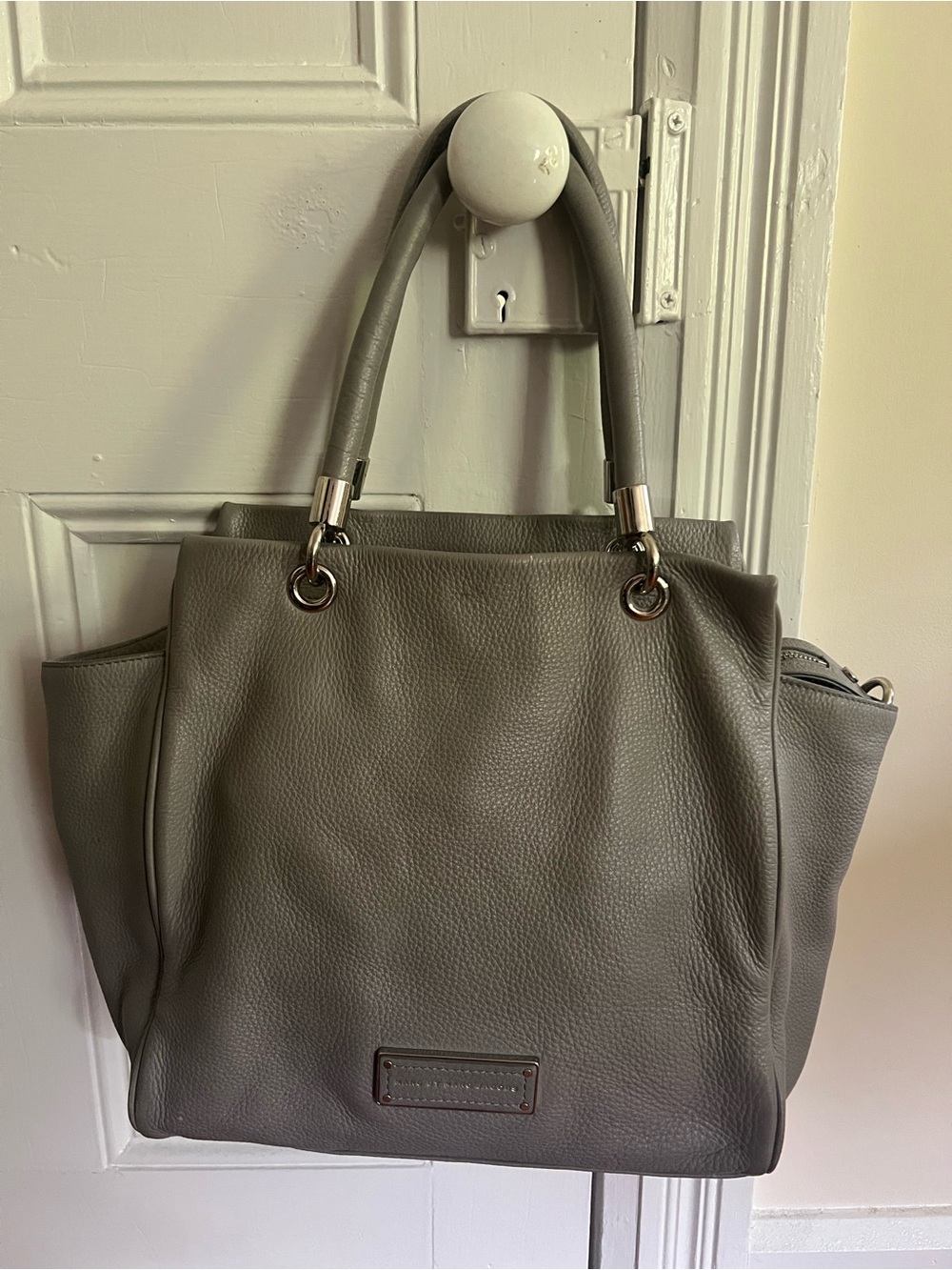 Leather Marc by Marc Jacobs Silver-Gray Pebbled Leather Shoulder Bag - Vintage